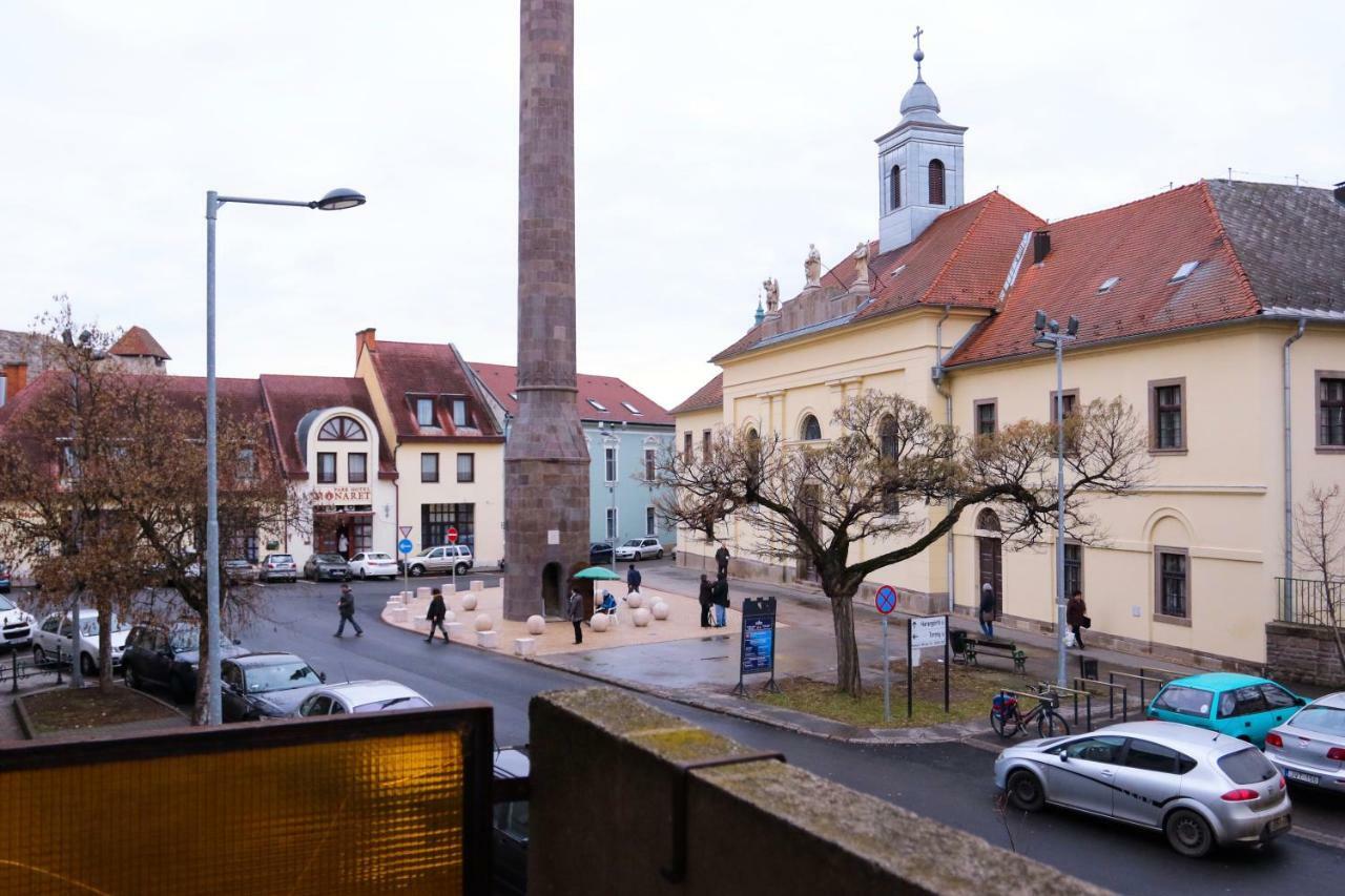 Palace - Minaret Apartman Eger Exterior foto