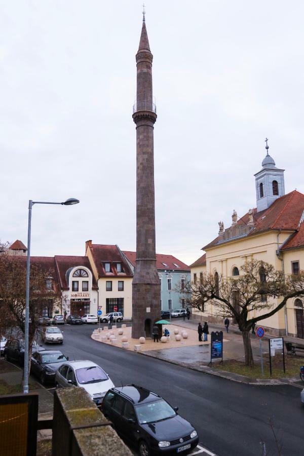 Palace - Minaret Apartman Eger Exterior foto